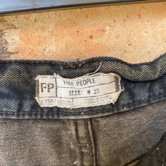 Free People Shorts Acid Wash Look Loose Hem W 25 - Picture 6 of 8